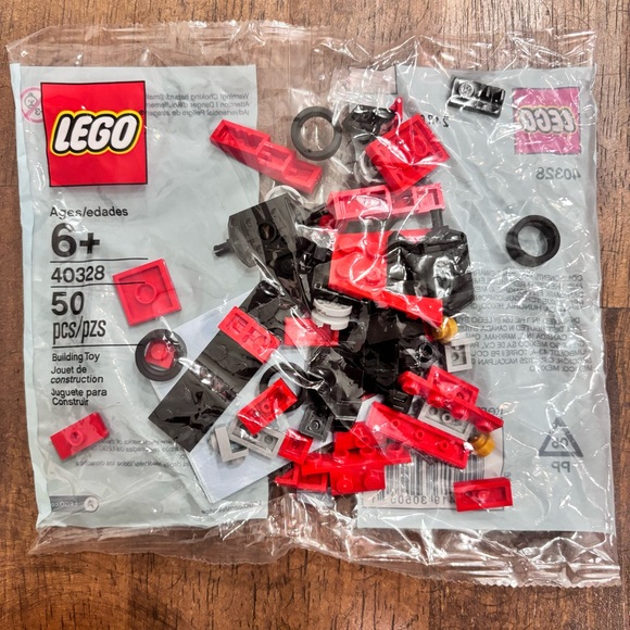 3 NEW Mini Lego Sets Apple 40215 Racing Car 40328 Chocolate Box & Flower 30411 - Picture 4 of 7